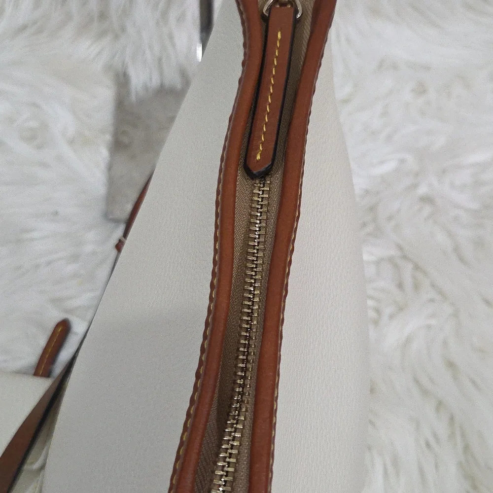 🤎▪️Dooney & Bourke▪️ Pebble Grain Small Zip leather Crossbody Bag Wallet Set